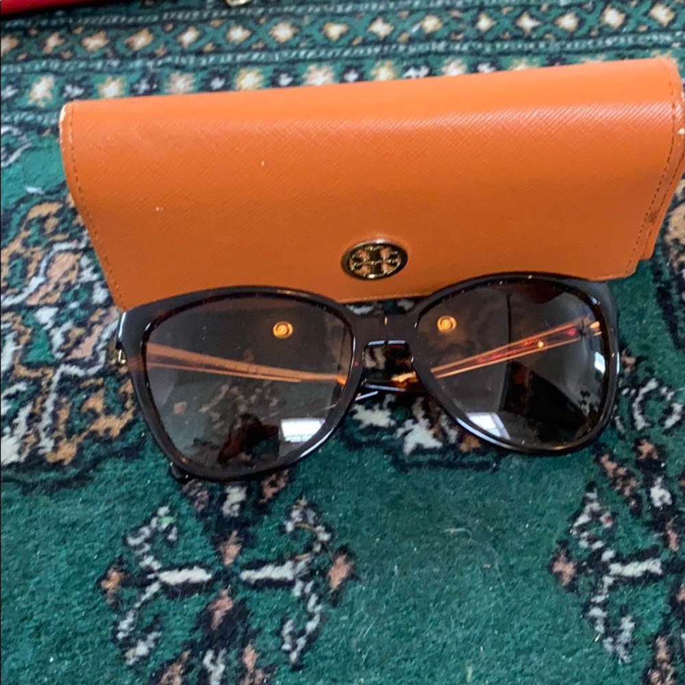 Tory  Burch Tortoise/Brown folding sunglasses